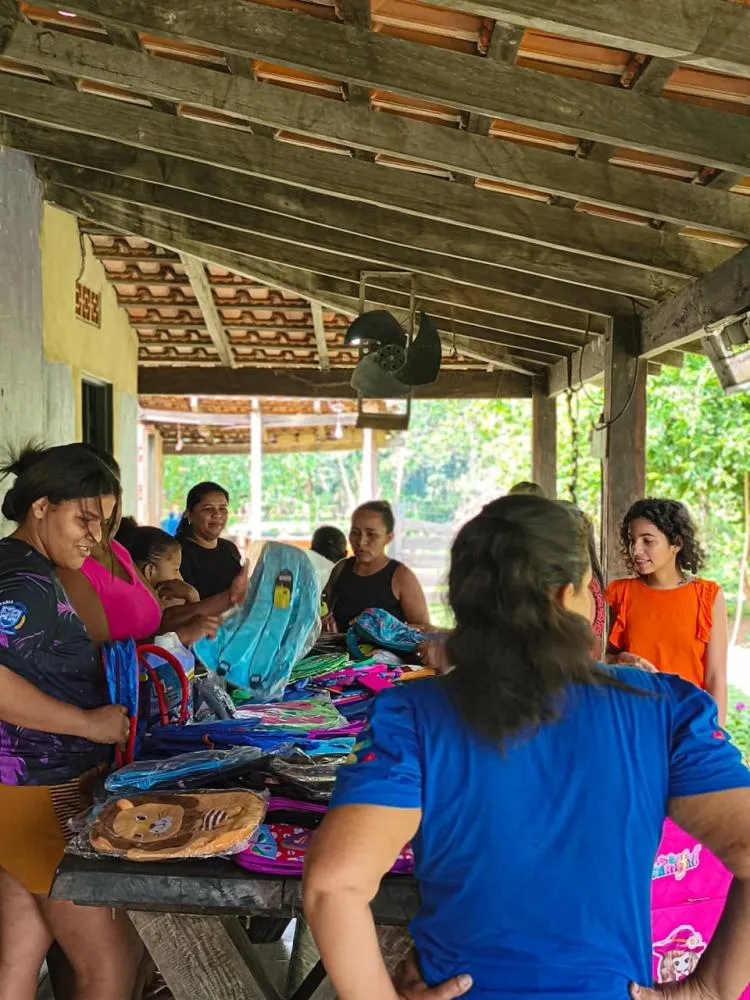 Campanha liderada por vereadora Jaqueline Taques garante 250 mochilas a crianças de comunidades rurais e ribeirinhas