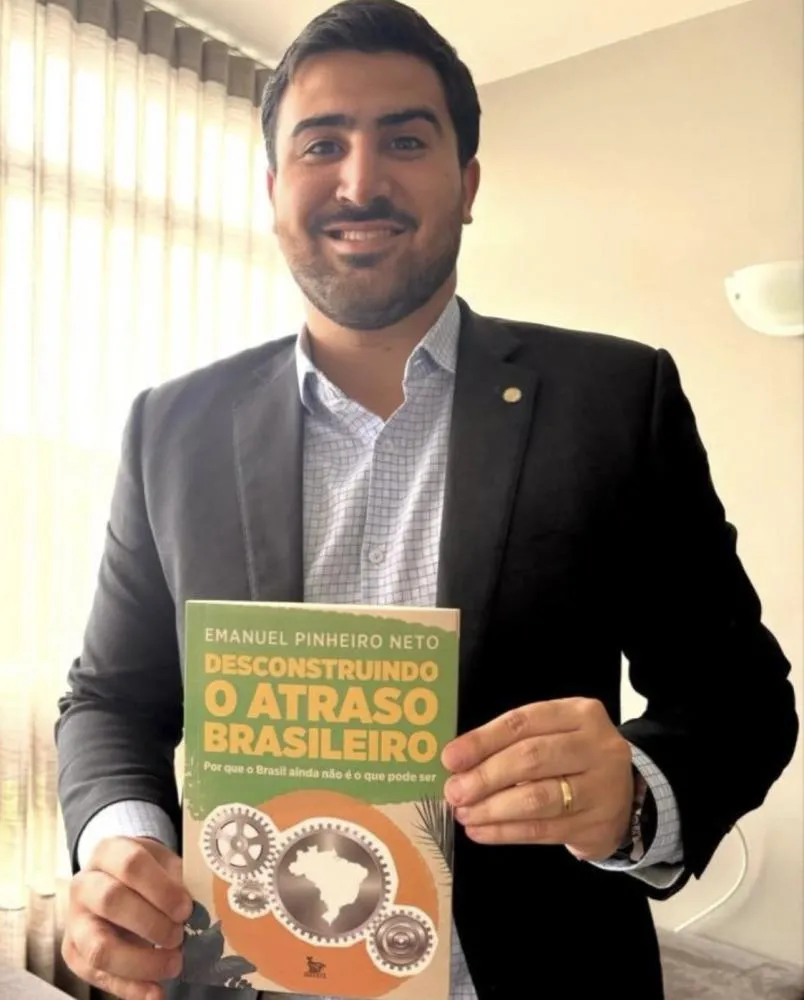 Deputado Emanuelzinho lança livro que propõe reflexão sobre as causas do atraso brasileiro