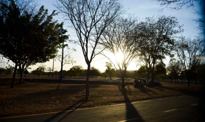 Calor e chuva persistem em grande parte do país
