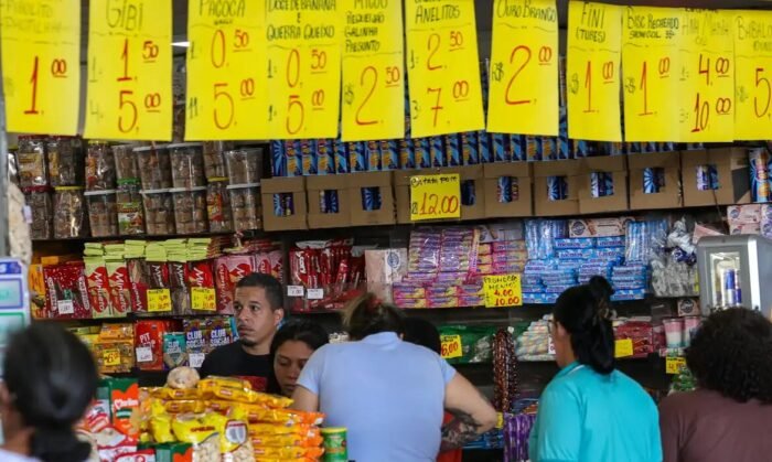 Governo prevê crédito a empresas afetadas por fim da 6×1, diz Durigan