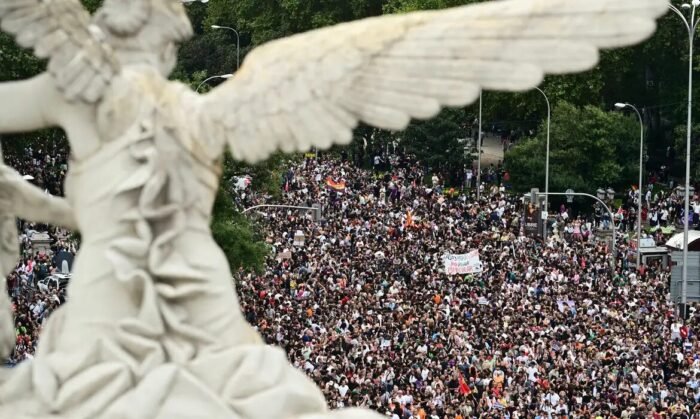 Habitação: Espanha antecipa eleições; sindicatos chamam à greve geral