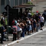 Motoristas de ônibus fazem paralisação na zona sul de São Paulo
