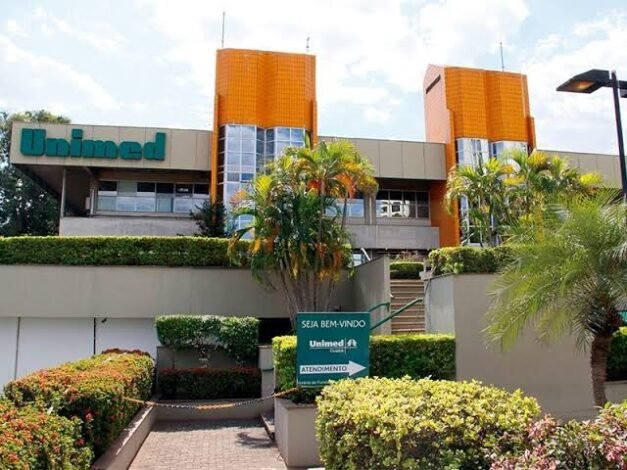 Unimed cancela plano de idoso de 91 anos com câncer e é condenada a pagar R$ 13 mil